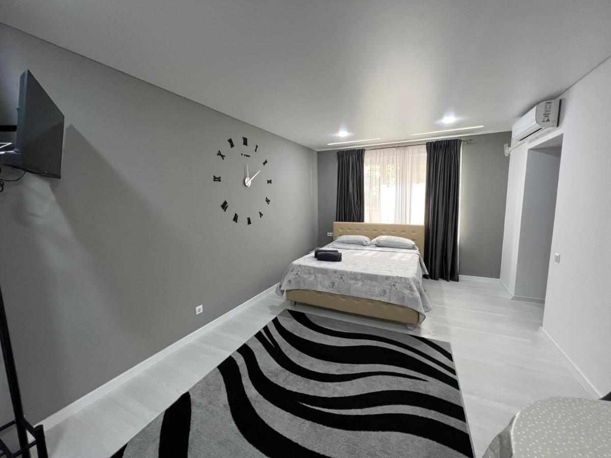 Aparthotel Edinet-Аренда Квартир Единец Ngoại thất bức ảnh