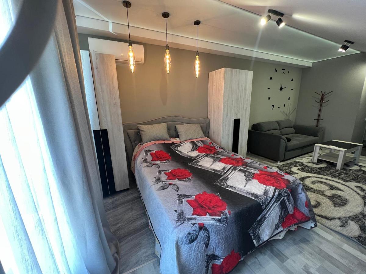 Aparthotel Edinet-Аренда Квартир Единец Ngoại thất bức ảnh